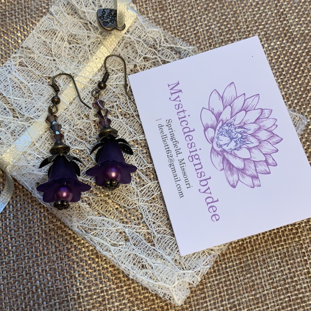 Handcrafted flower 🌸 earrings